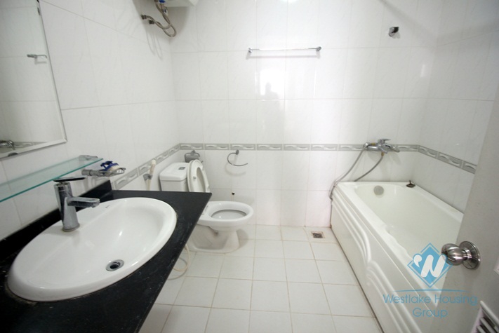 Cheap price furnished apartment with 3 bedrooms for rent in Westlake Tay Ho, Hanoi